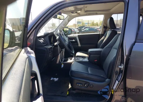 2023 Toyota 4Runner Sr5 Premium z USA, uszkodzony, nr VIN JTEFU5JR2P5283583